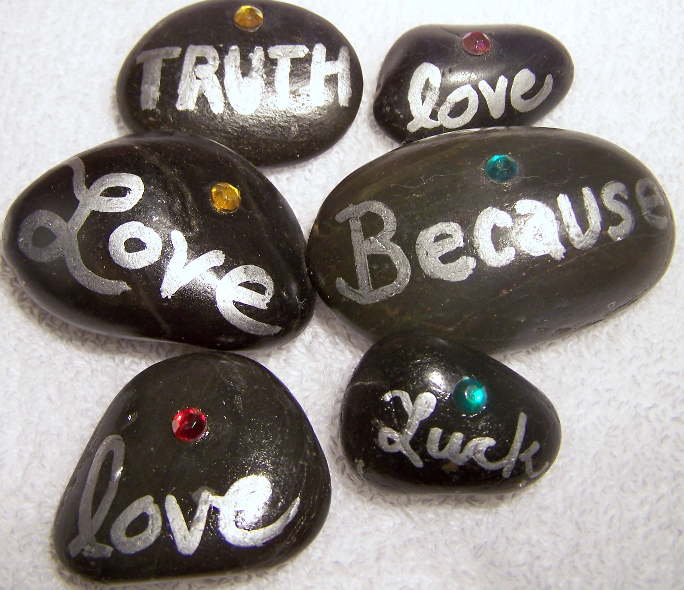 unique stones wedding favors